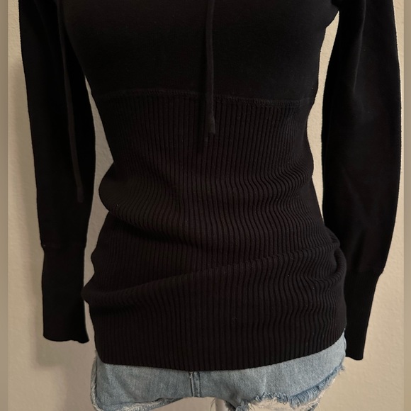Black Guess Jacket Sweatshirt Scoop Neck Ribbed Long Sleeve Bedazzled Logo Small - Picture 3 of 8